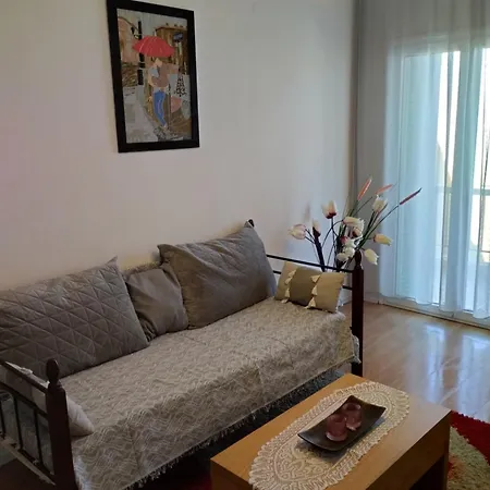 Beautiful 2-bed In Chania 65 Sqm Space W Daire Hanya